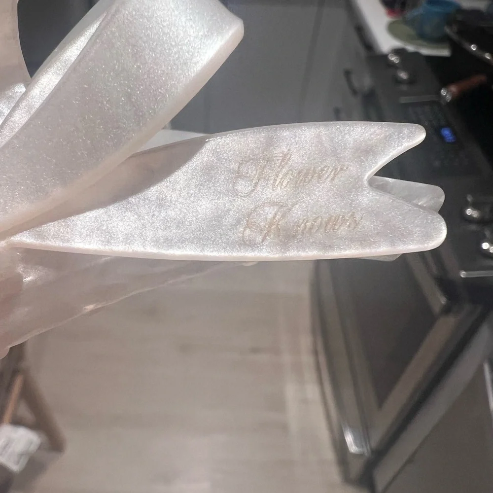 Floral Knows Pearlized Bow Hair Claw Clip Ivory Large Hair Clip Romantic NEW - Picture 5 of 6